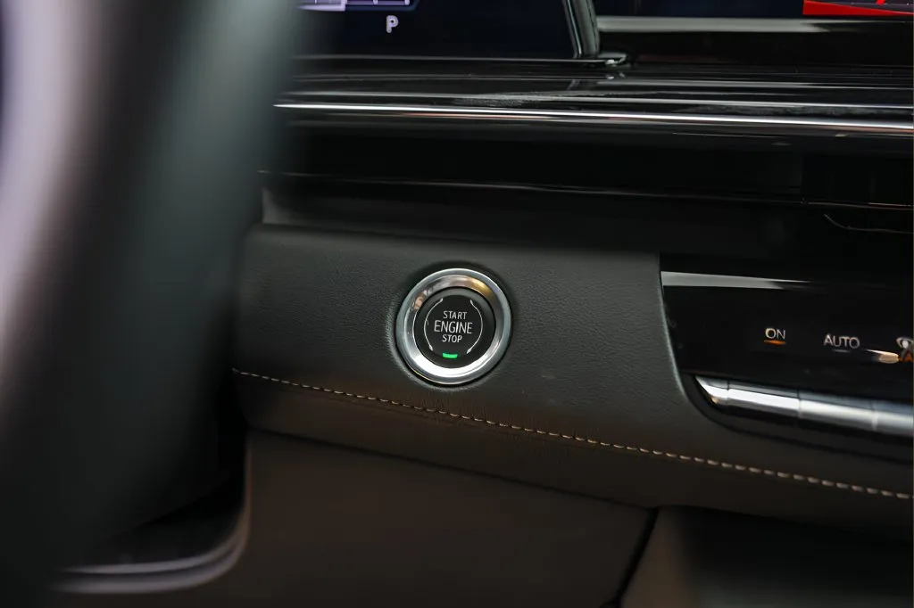 Cadillac Escalade ESV photo 19