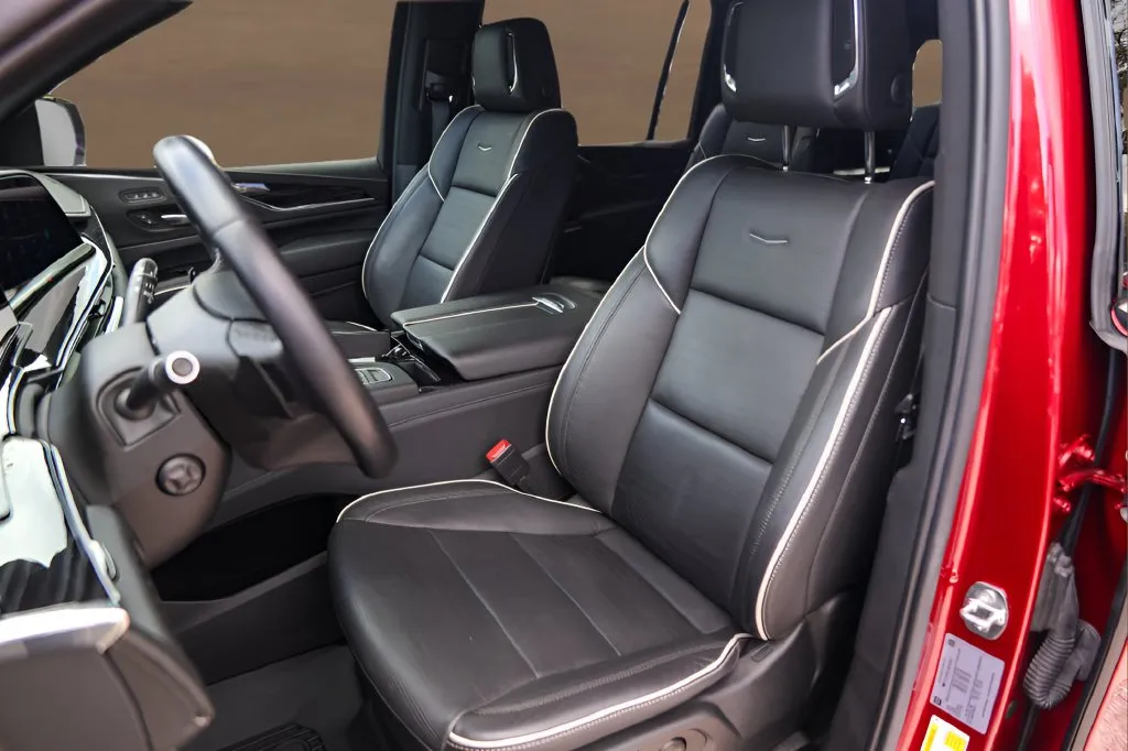 Cadillac Escalade ESV photo 7