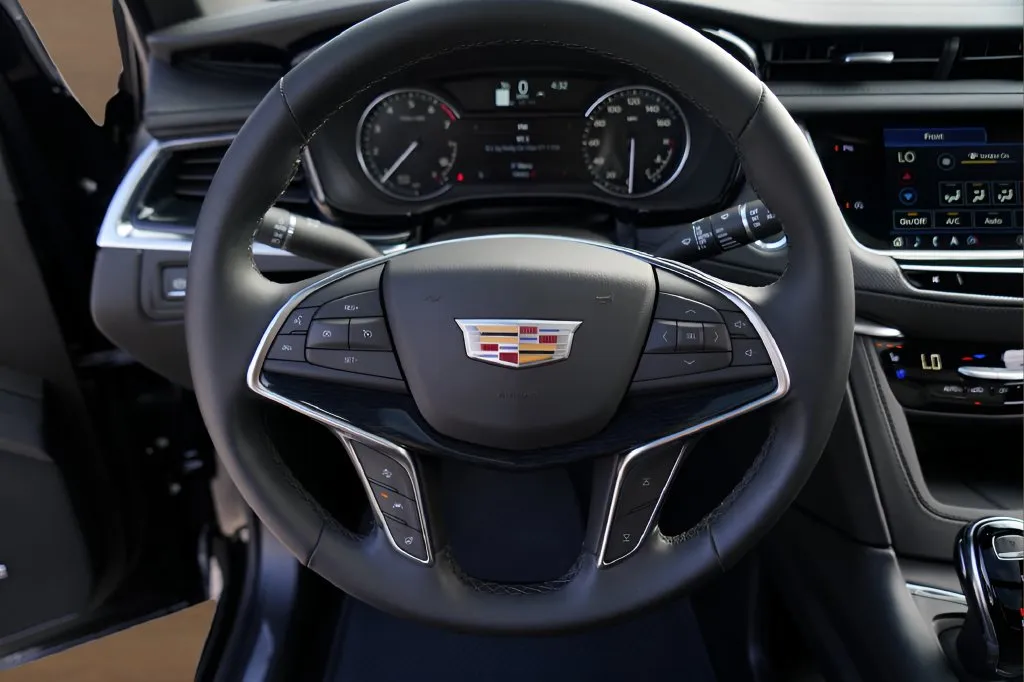 Cadillac XT5 photo 12