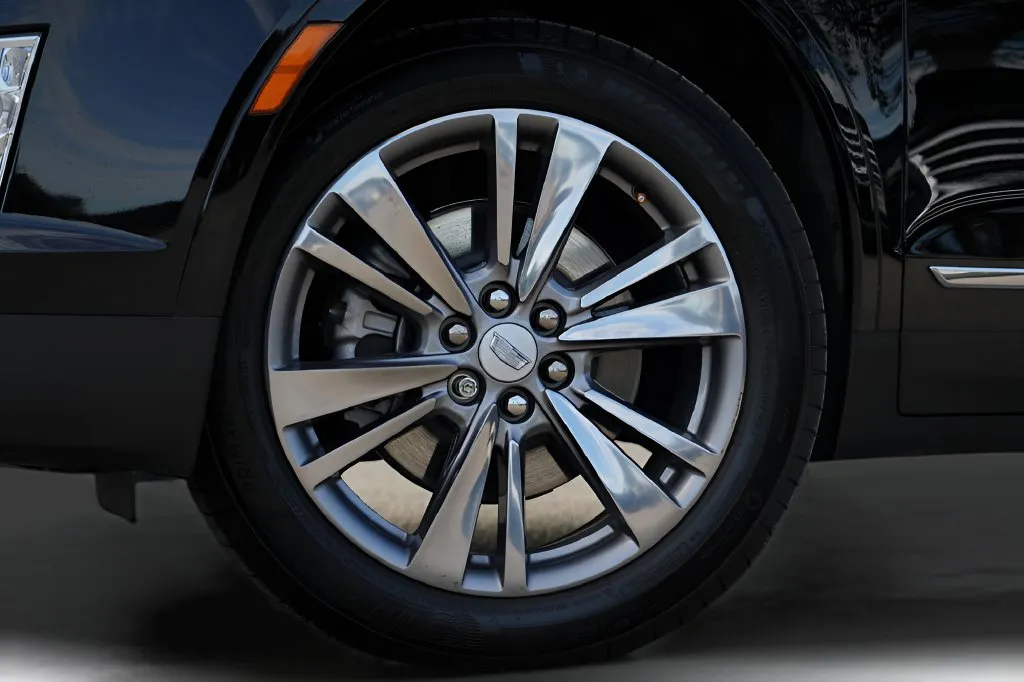 Cadillac XT5 photo 4