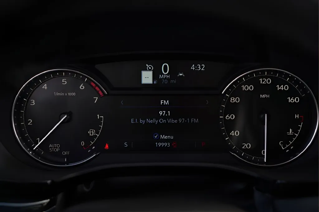 Cadillac XT5 photo 16