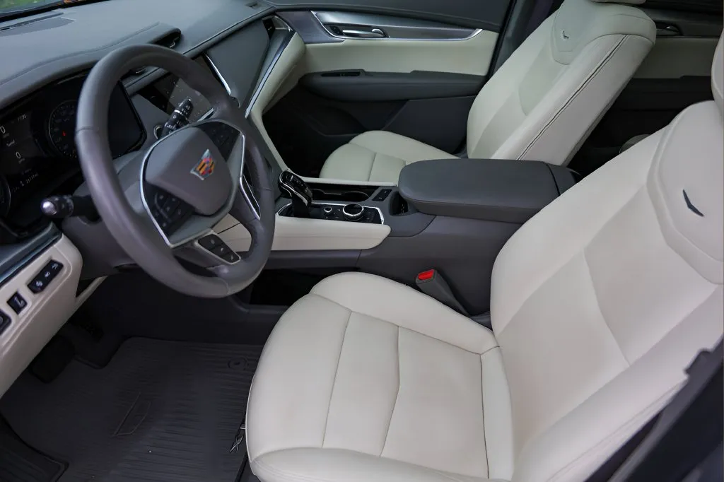 Cadillac XT5 photo 9