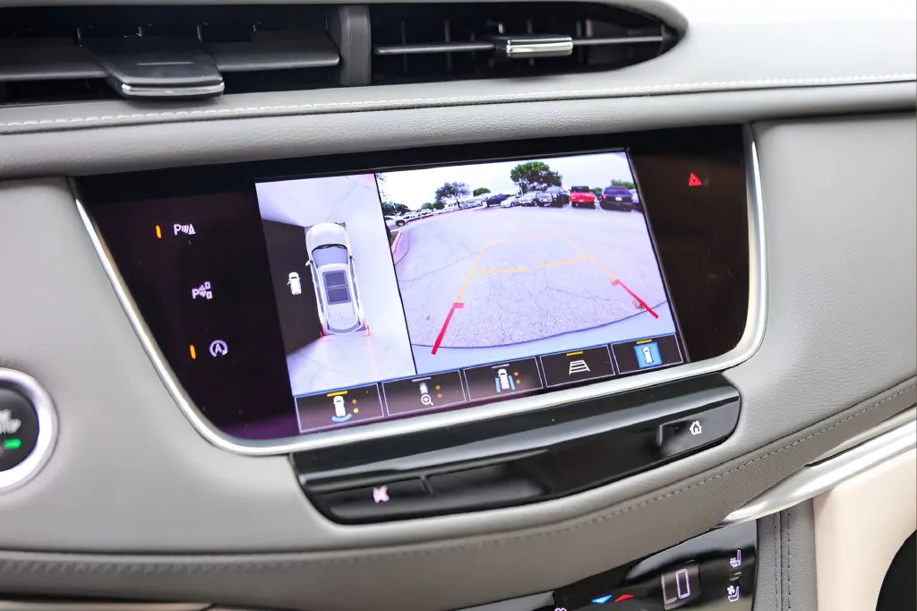 Cadillac XT5 photo 17