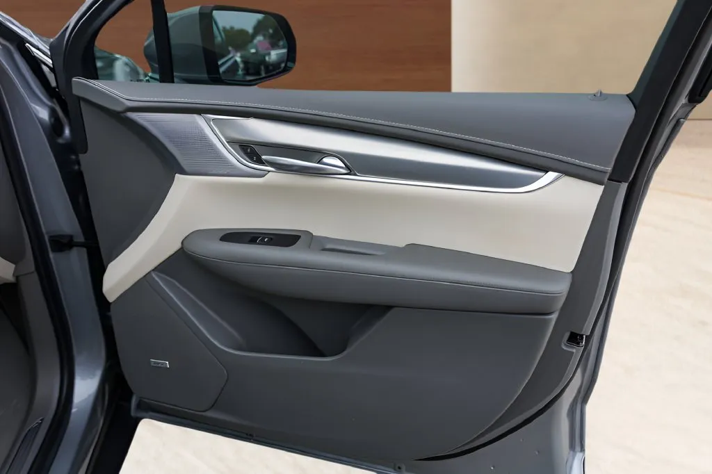 Cadillac XT5 photo 29