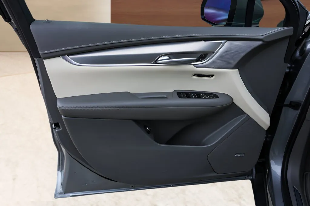 Cadillac XT5 photo 24