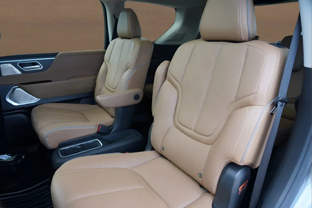 Infiniti QX80 photo 32