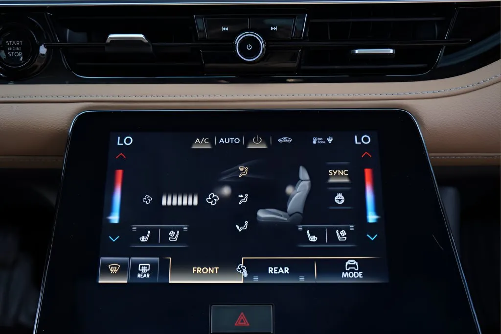 Infiniti QX80 photo 19