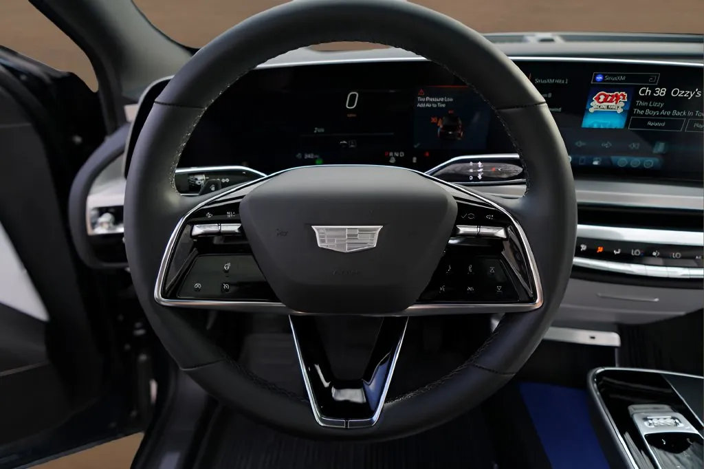 Cadillac Lyriq photo 12