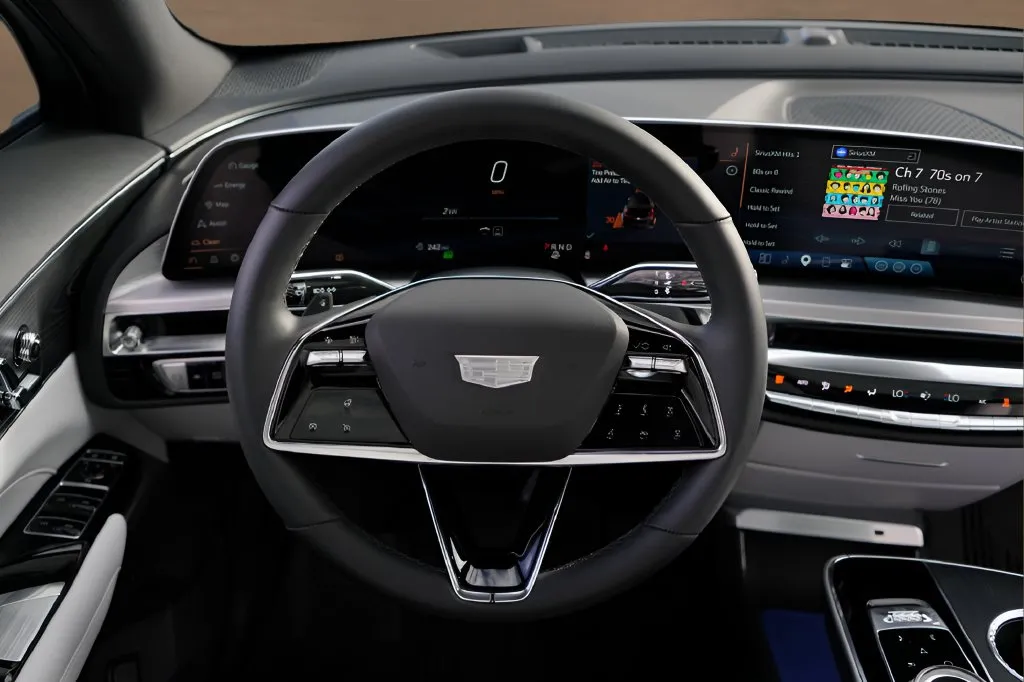Cadillac Lyriq photo 28