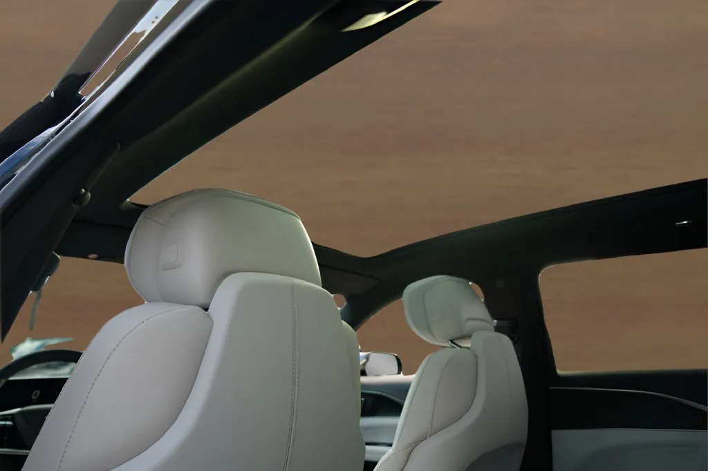 Cadillac Lyriq photo 30