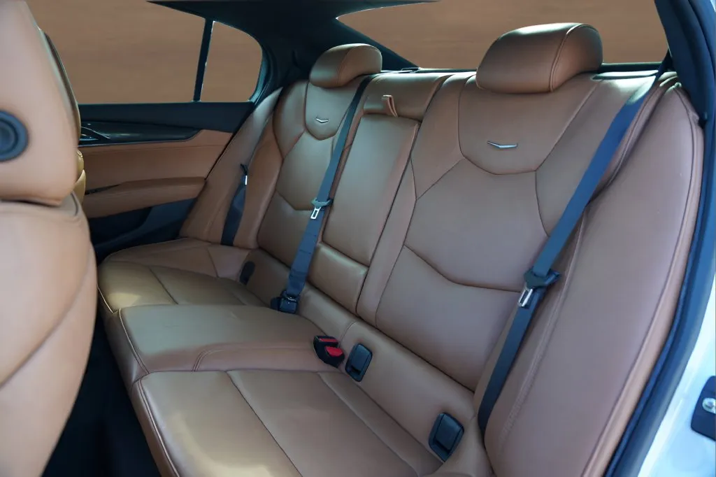Cadillac CT5 photo 32