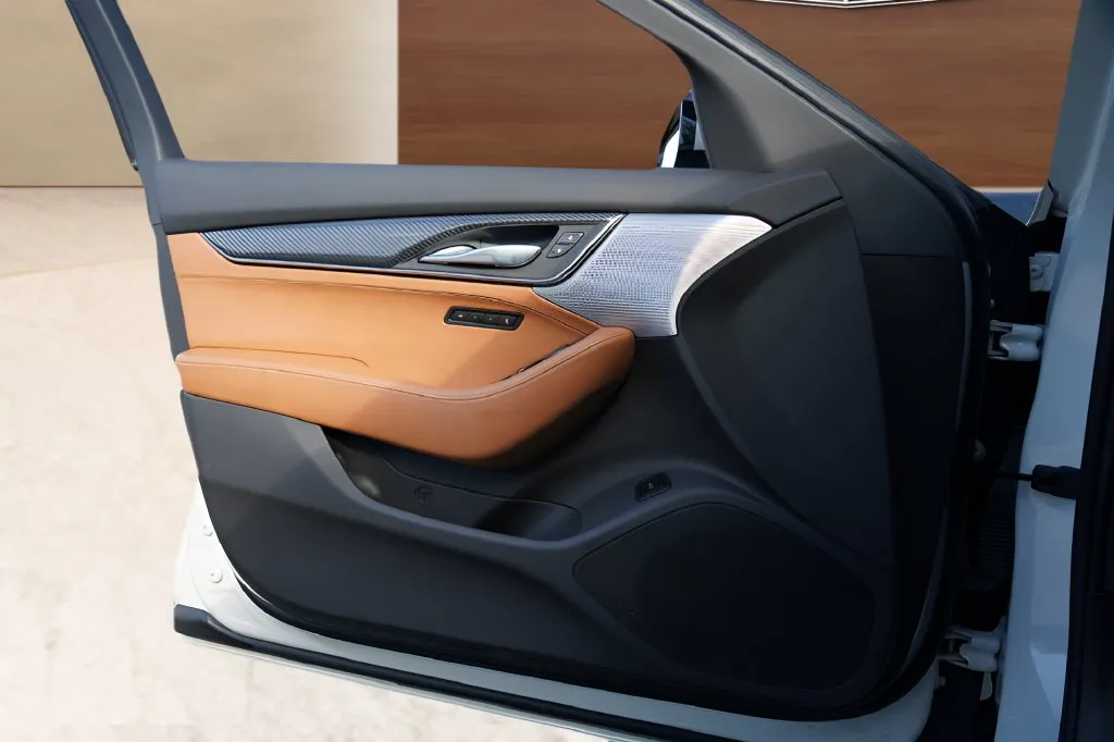 Cadillac CT5 photo 22