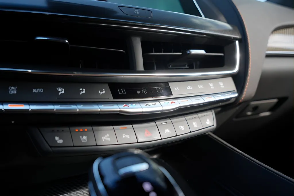 Cadillac CT5 photo 20