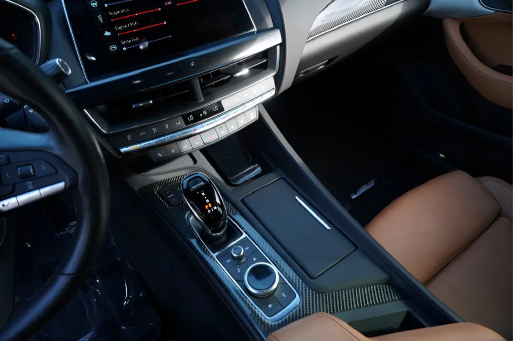 Cadillac CT5 photo 19