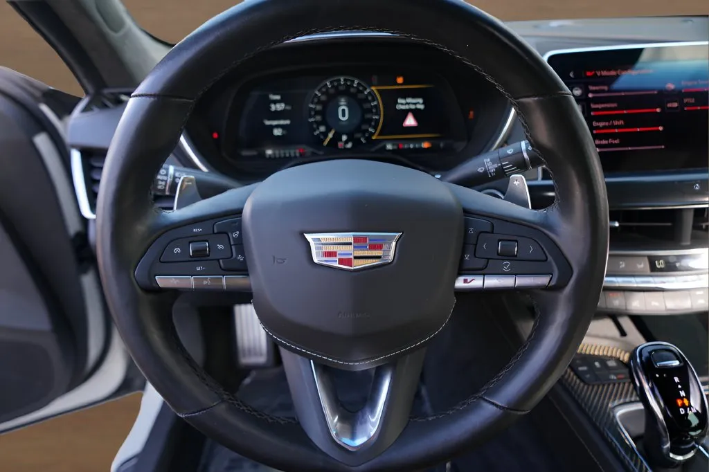 Cadillac CT5 photo 13