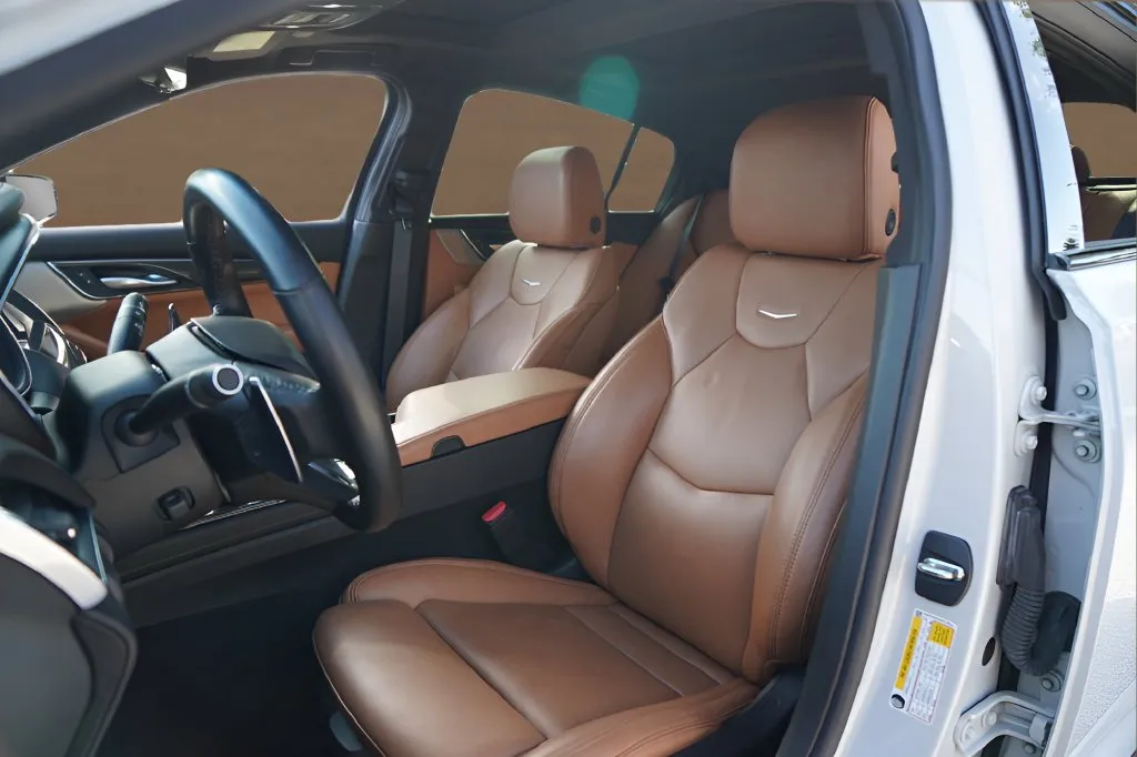 Cadillac CT5 photo 12