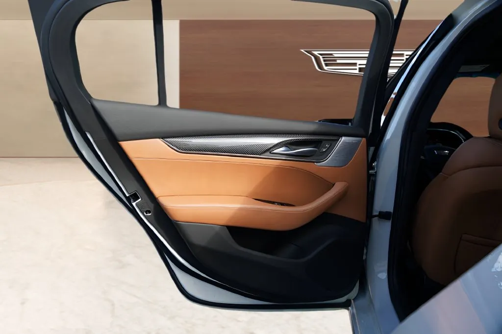 Cadillac CT5 photo 33