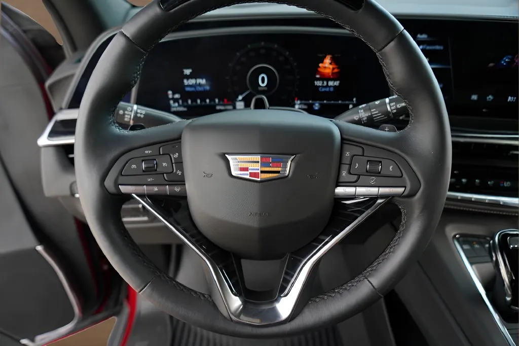 Cadillac Escalade photo 12
