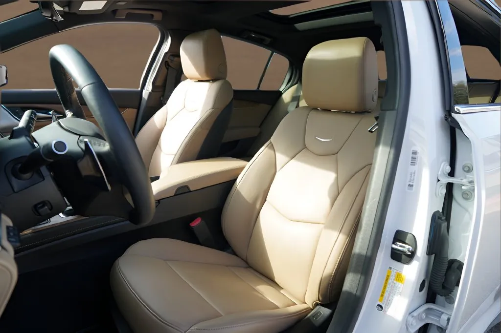 Cadillac CT5 photo 11