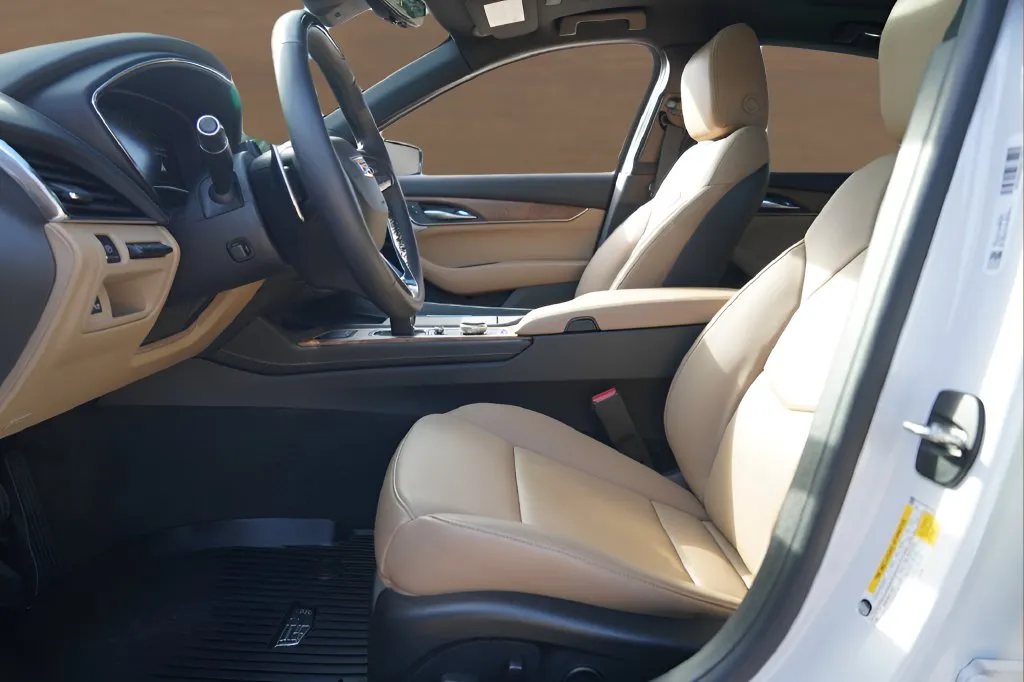 Cadillac CT5 photo 10