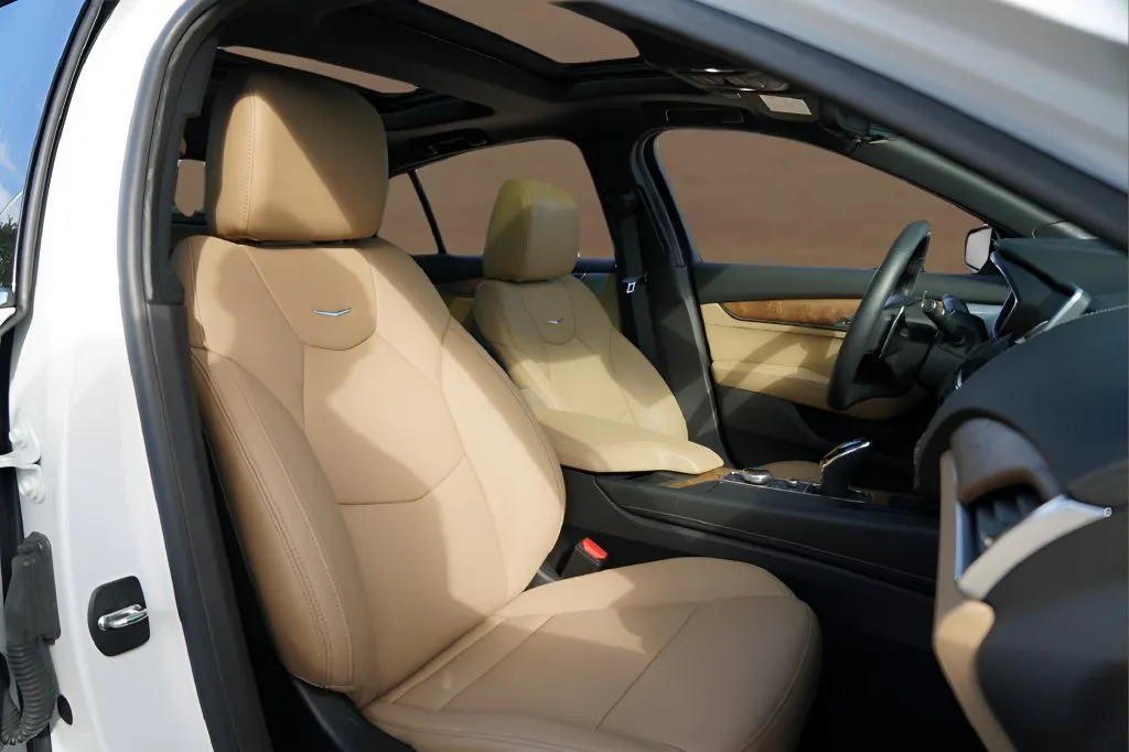 Cadillac CT5 photo 24
