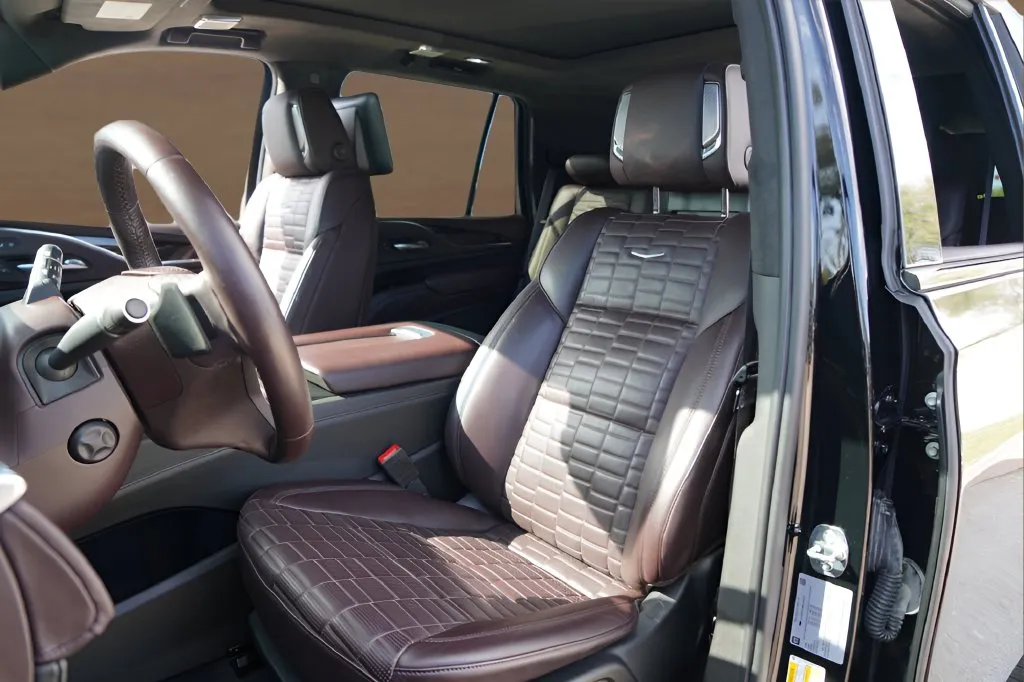 Cadillac Escalade photo 11