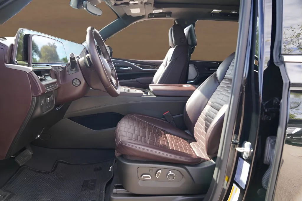 Cadillac Escalade photo 10