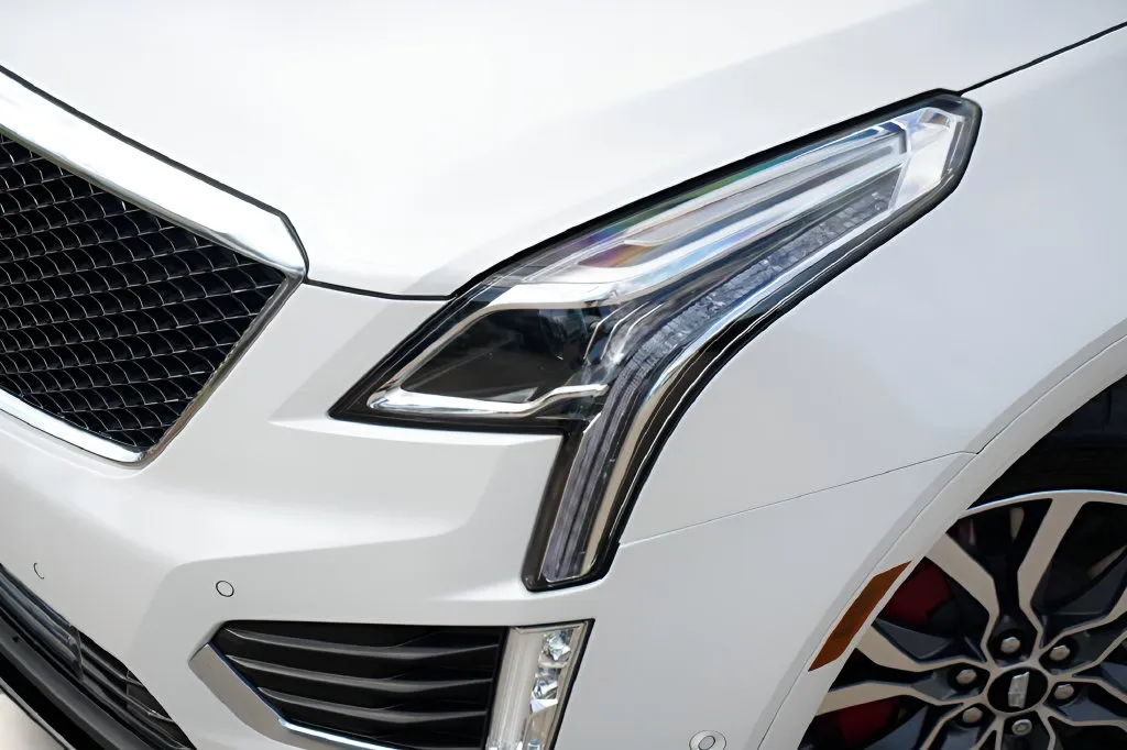 Cadillac XT5 photo 3