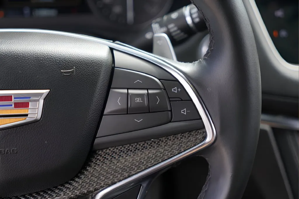 Cadillac XT5 photo 14