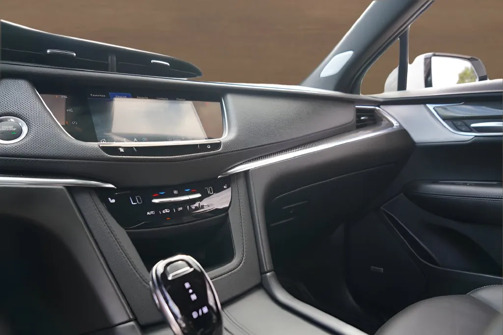 Cadillac XT5 photo 17