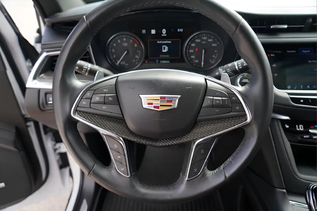 Cadillac XT5 photo 12