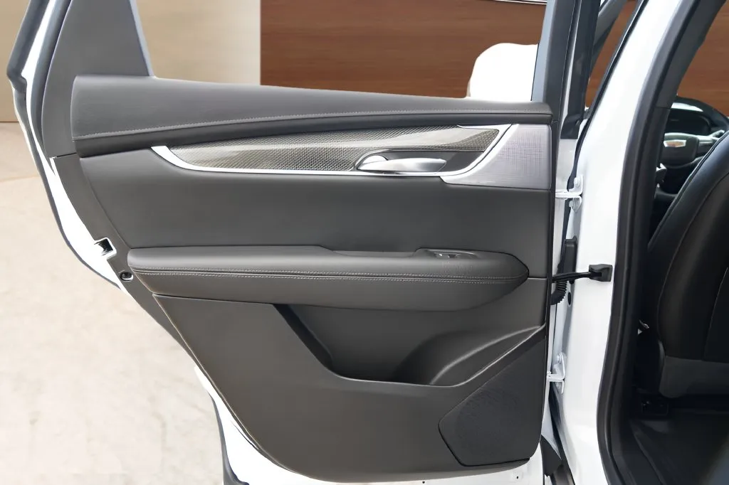 Cadillac XT5 photo 2