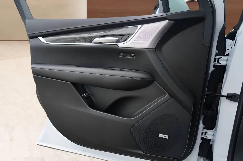 Cadillac XT5 photo 20