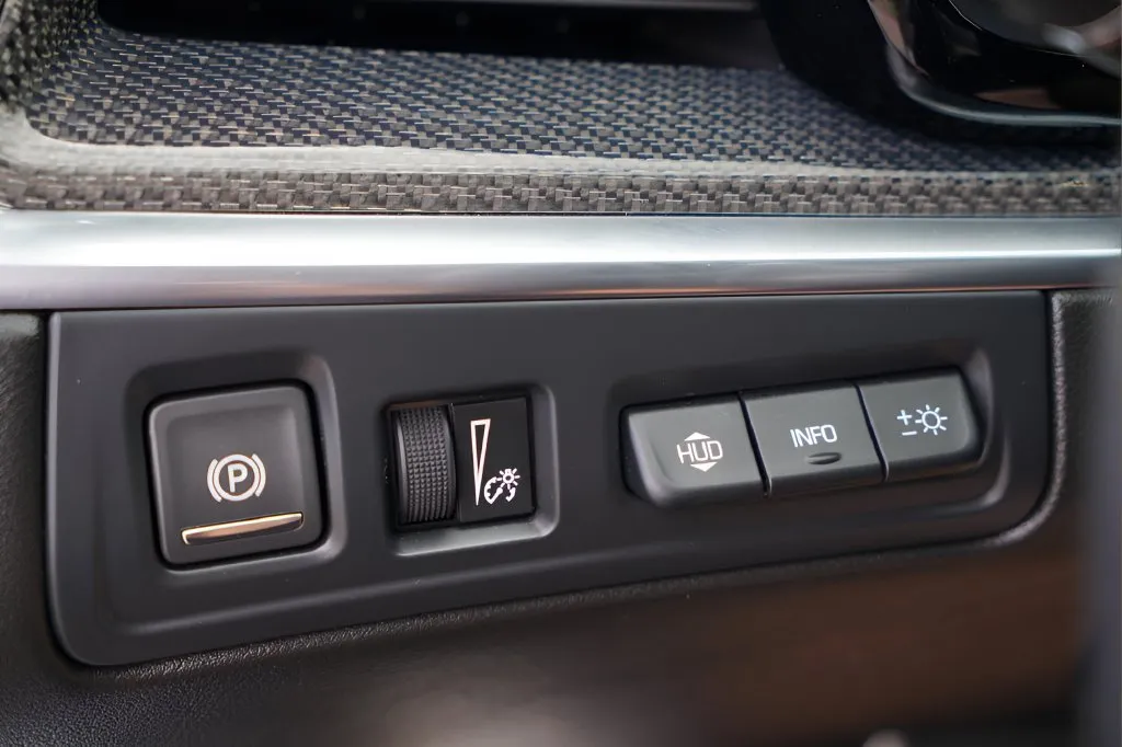 Cadillac XT5 photo 19