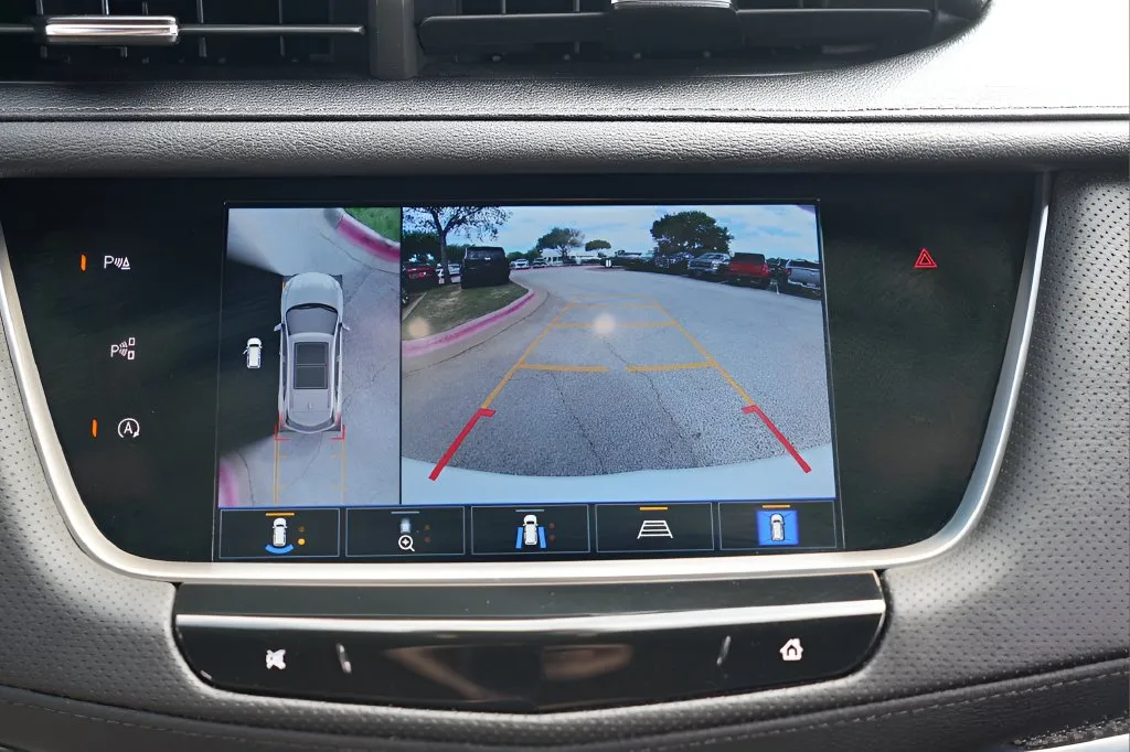 Cadillac XT5 photo 16