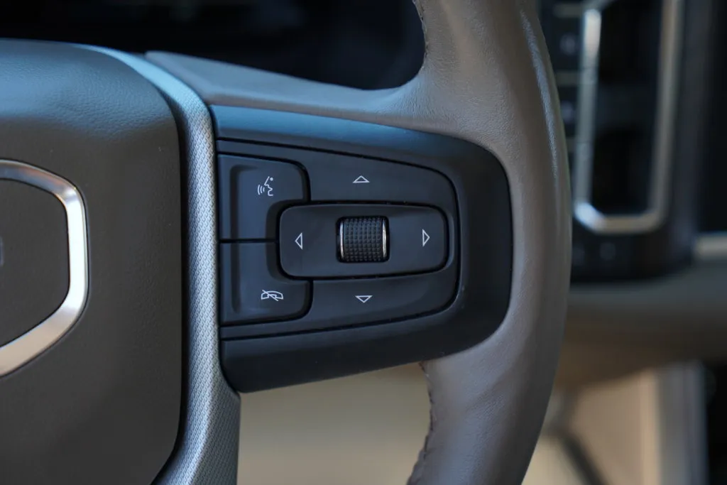 GMC Yukon photo 13
