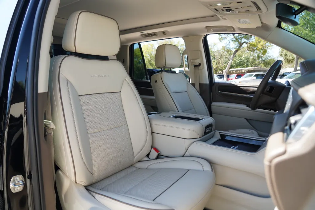 GMC Yukon photo 24