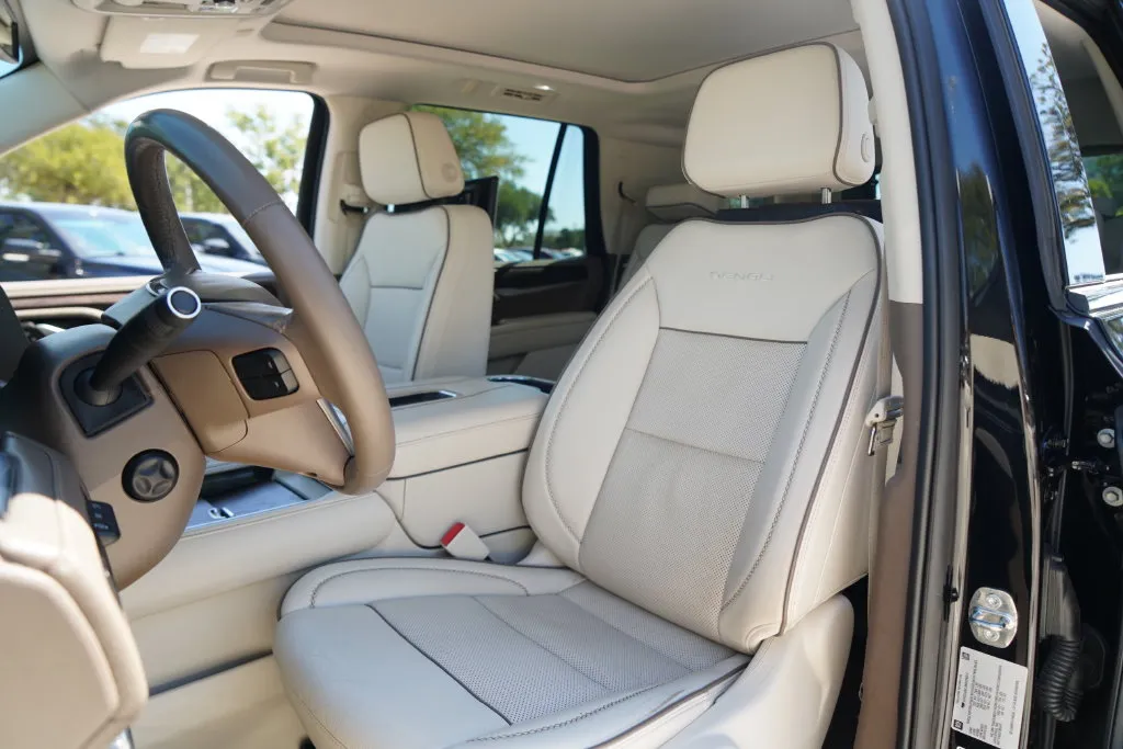 GMC Yukon photo 10