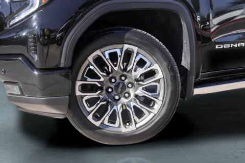 More photos of 2025 GMC Sierra 1500 Denali Ultimate at Covert Buick GMC, TX