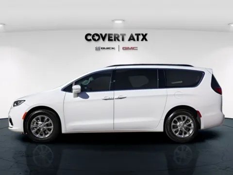 More photos of 2022 Chrysler Pacifica Touring L at Covert Buick GMC, TX