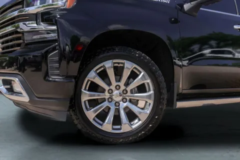 More photos of 2020 Chevrolet Silverado 1500 High Country at Covert Buick GMC, TX