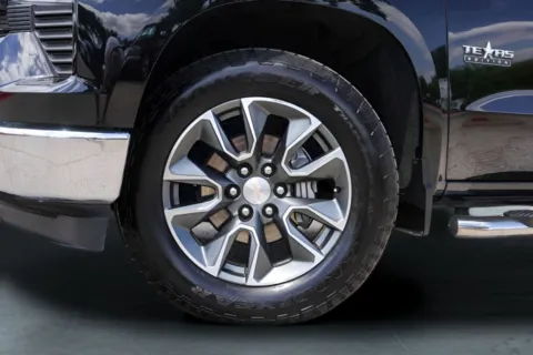 More photos of 2025 Chevrolet Silverado 1500 LT at Covert Buick GMC, TX