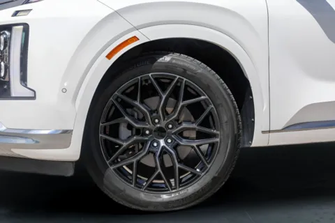 More photos of 2023 Hyundai Palisade Calligraphy at Covert Buick GMC, TX