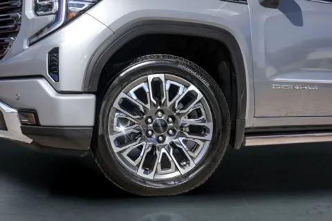 More photos of 2025 GMC Sierra 1500 Denali Ultimate at Covert Buick GMC, TX