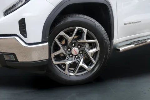 More photos of 2022 GMC Sierra 1500 SLT at Covert Buick GMC, TX