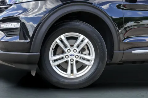 More photos of 2023 Ford Explorer XLT at Covert Buick GMC, TX