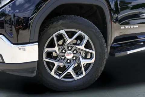 More photos of 2023 GMC Sierra 1500 SLT at Covert Buick GMC, TX