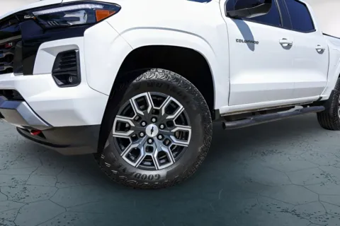 More photos of 2024 Chevrolet Colorado Z71 at Covert Buick GMC, TX