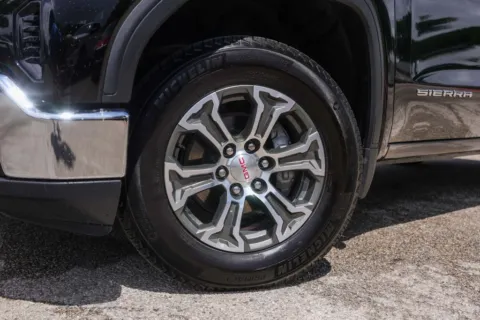 More photos of 2025 GMC Sierra 1500 SLT at Covert Buick GMC, TX