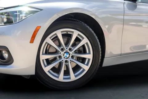 More photos of 2018 BMW 3 Series 320i xDrive at Covert Buick GMC, TX